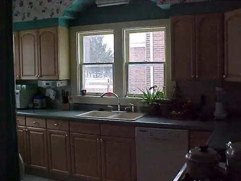 351 N Foley, Freeport, IL 61032 photo 4