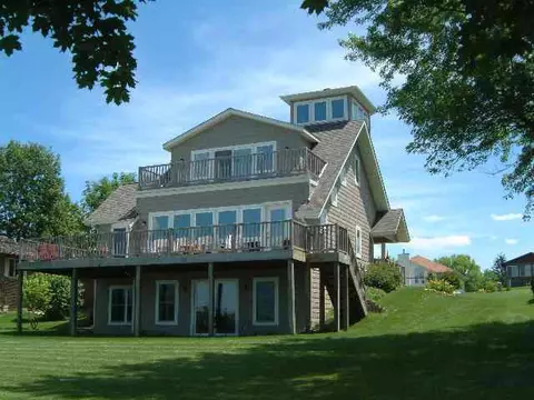 521 Baintree, Davis, IL 61019 photo 2