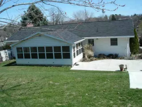 4 Mill Dr, Mount Carroll, IL 61053 photo 3