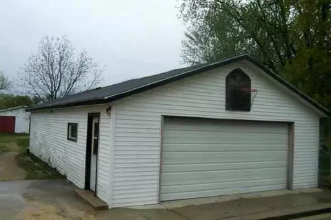 207 Washington, Ridott, IL 61067 photo 6