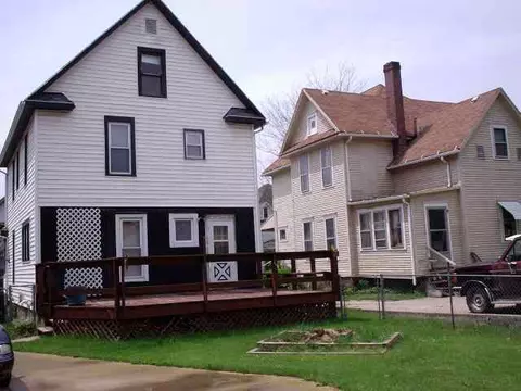 921 S Maple, Freeport, IL 61032 photo 2