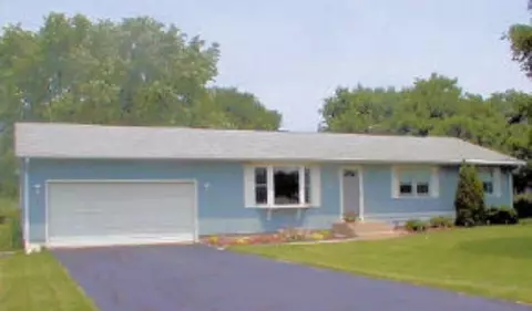 2376 Sunset Dr, Freeport, IL 61032 photo 1