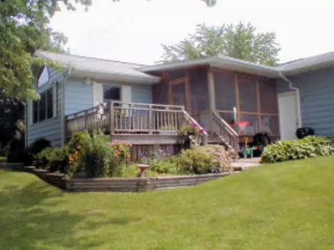 2376 Sunset Dr, Freeport, IL 61032 photo 9