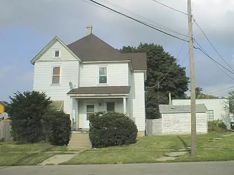 735 S Oak Ave, Freeport, IL 61032 photo 1