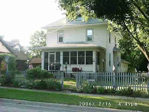 461 W 6th St, Pecatonica, IL 61063 photo 1