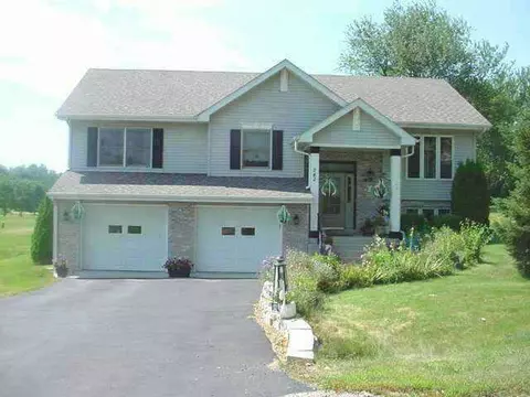 242 Wickshire, Davis, IL 61019 photo 1