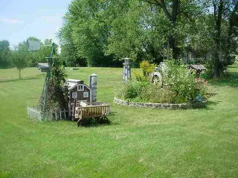 242 Wickshire, Davis, IL 61019 photo 9