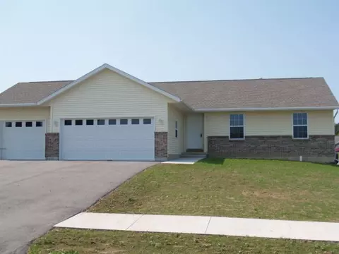 1030 Shimer Dr, Freeport, IL 61032 photo 1