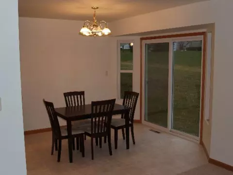 1030 Shimer Dr, Freeport, IL 61032 photo 3