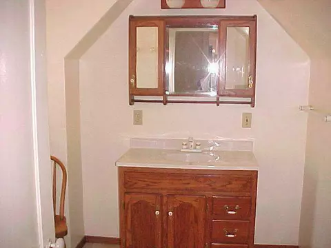 1222 W Harrison, Freeport, IL 61032 photo 4