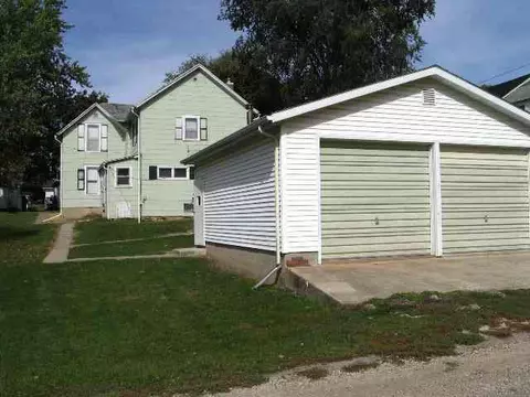 222 E Franklin St, Lanark, IL 61046 photo 2