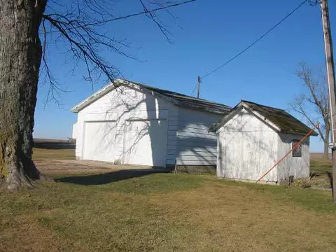 9082 Beede Rd, Mount Carroll, IL 61053 photo 3