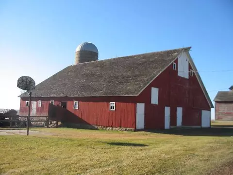9082 Beede Rd, Mount Carroll, IL 61053 photo 2