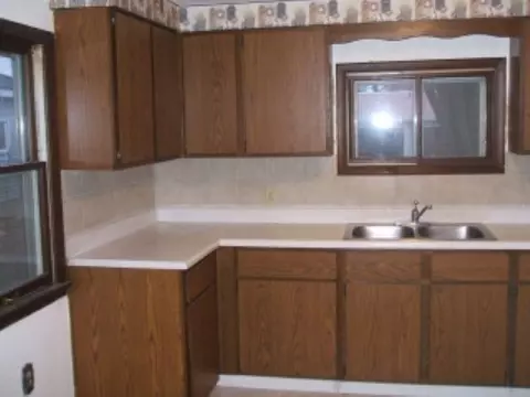 421 Division, Pecatonica, IL 61063 photo 6