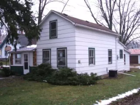 421 Division, Pecatonica, IL 61063 photo 1