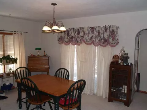 1418 S Walnut, Freeport, IL 61032 photo 3