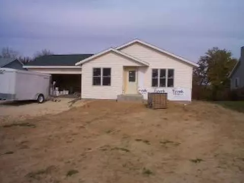 1770 Apache Trl, Freeport, IL 61032 photo 2
