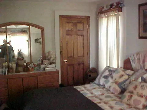 318 E Pershing, Freeport, IL 61032 photo 4