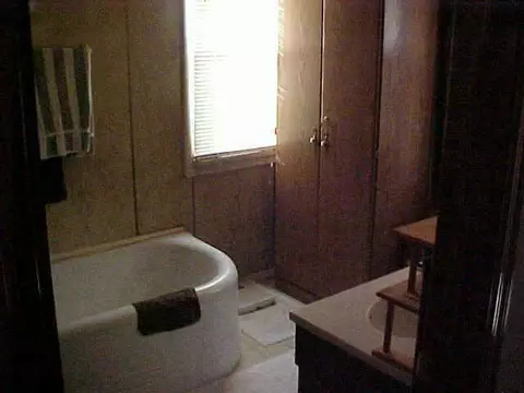 318 E Pershing, Freeport, IL 61032 photo 5