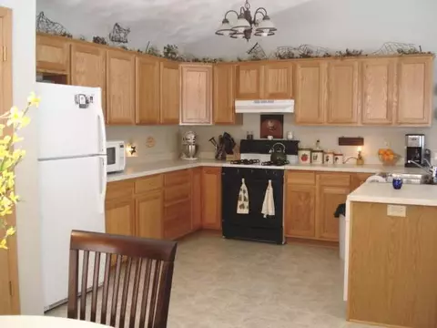 618 Moth, Pecatonica, IL 61063 photo 4