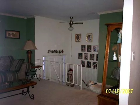 3327 W Loras Dr, Freeport, IL 61032 photo 3