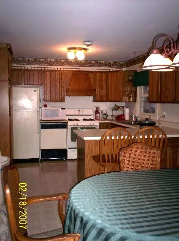 3327 W Loras Dr, Freeport, IL 61032 photo 6