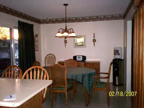 3327 W Loras Dr, Freeport, IL 61032 photo 5