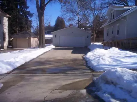 1237 S Maple, Freeport, IL 61032 photo 2