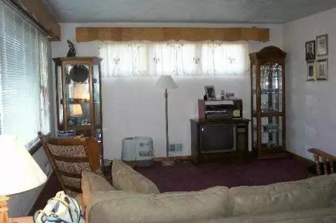 45 E Walnut, Cedarville, IL 61013 photo 4