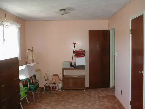 979 Monroe Dr, Freeport, IL 61032 photo 2