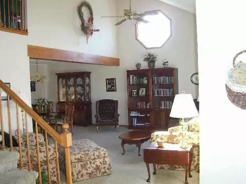 2824 W Cheyenne Dr, Freeport, IL 61032 photo 4