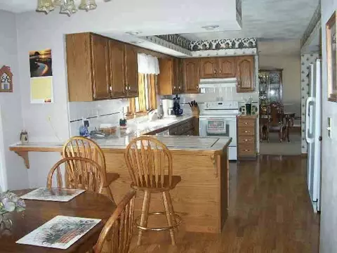 2824 W Cheyenne Dr, Freeport, IL 61032 photo 6