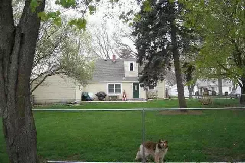 405 Maple St, Forreston, IL 61030 photo 5