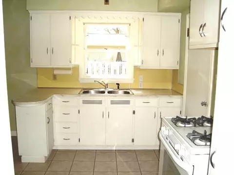 1660 S Demeter Dr, Freeport, IL 61032 photo 7