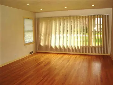 1660 S Demeter Dr, Freeport, IL 61032 photo 2
