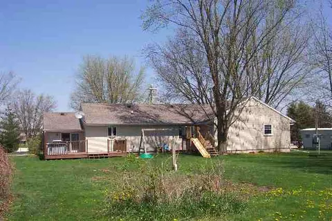 417 E Lena St, Lena, IL 61048 photo 2