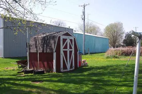 417 E Lena St, Lena, IL 61048 photo 9