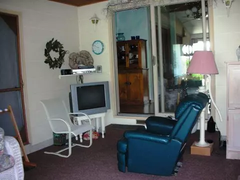 401 N Maple Ave, Forreston, IL 61030 photo 5