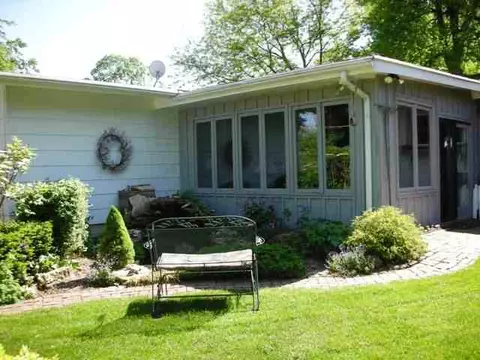 401 N Maple Ave, Forreston, IL 61030 photo 3