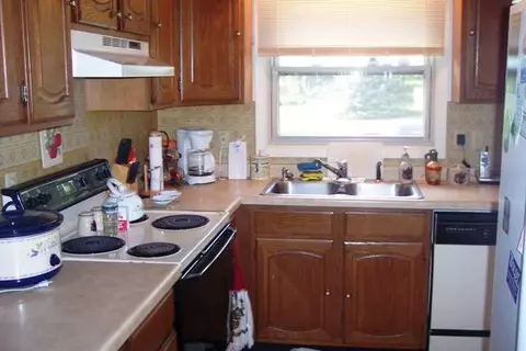 2128 W Middlebury, Freeport, IL 61032 photo 6