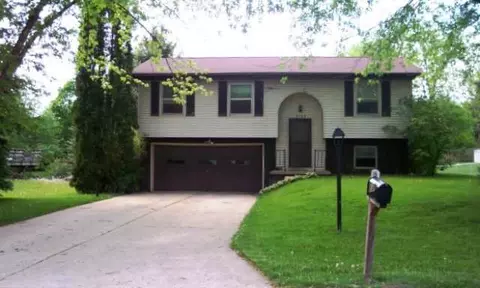 2128 W Middlebury, Freeport, IL 61032 photo 1