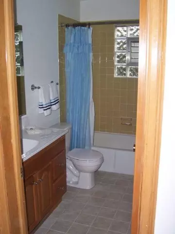 284 Concord Dr, Freeport, IL 61032 photo 8