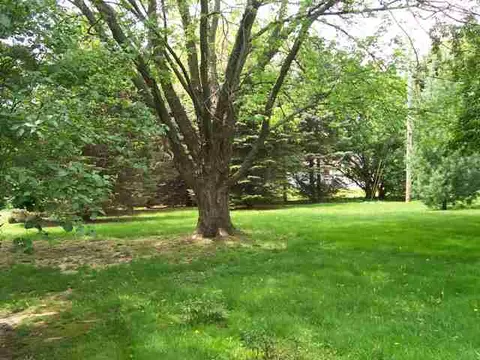 284 Concord Dr, Freeport, IL 61032 photo 2