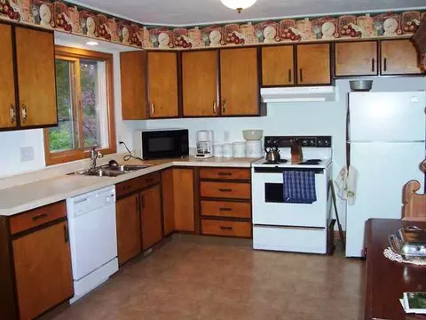 284 Concord Dr, Freeport, IL 61032 photo 6