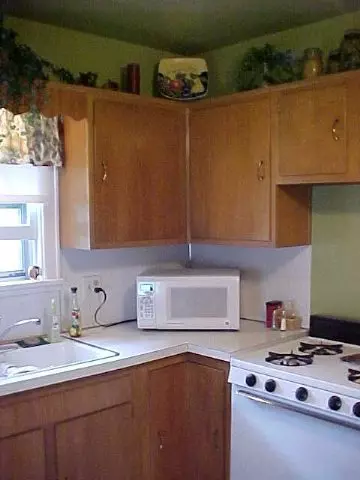 527 S Burchard, Freeport, IL 61032 photo 6