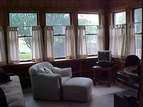 527 S Burchard, Freeport, IL 61032 photo 8