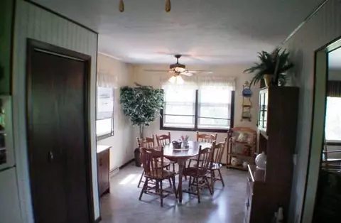 2300 Sunset Dr, Freeport, IL 61032 photo 6
