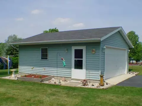 2300 Sunset Dr, Freeport, IL 61032 photo 3