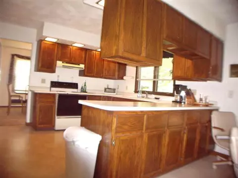 2481 Shepard Dr, Freeport, IL 61032 photo 5