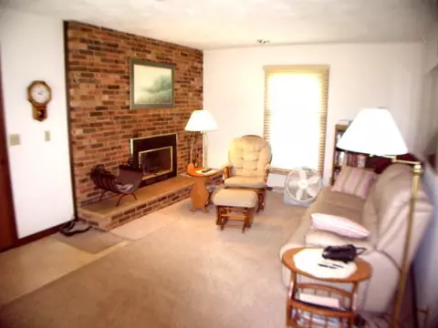 2481 Shepard Dr, Freeport, IL 61032 photo 6